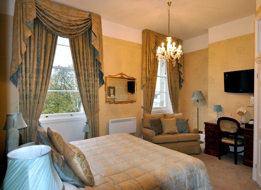 Willoughby House Hotel & Apartments Cheltenham Bilik gambar