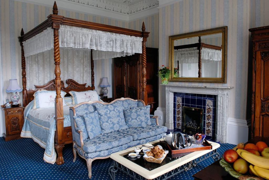 Willoughby House Hotel & Apartments Cheltenham Bilik gambar