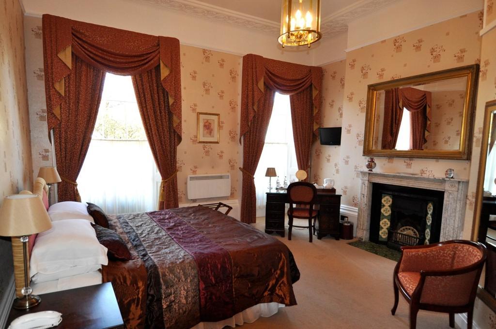 Willoughby House Hotel & Apartments Cheltenham Bilik gambar